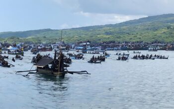 Suasana Prosesi Laut Semana Santara Larantuka. Foto: Istimewa.