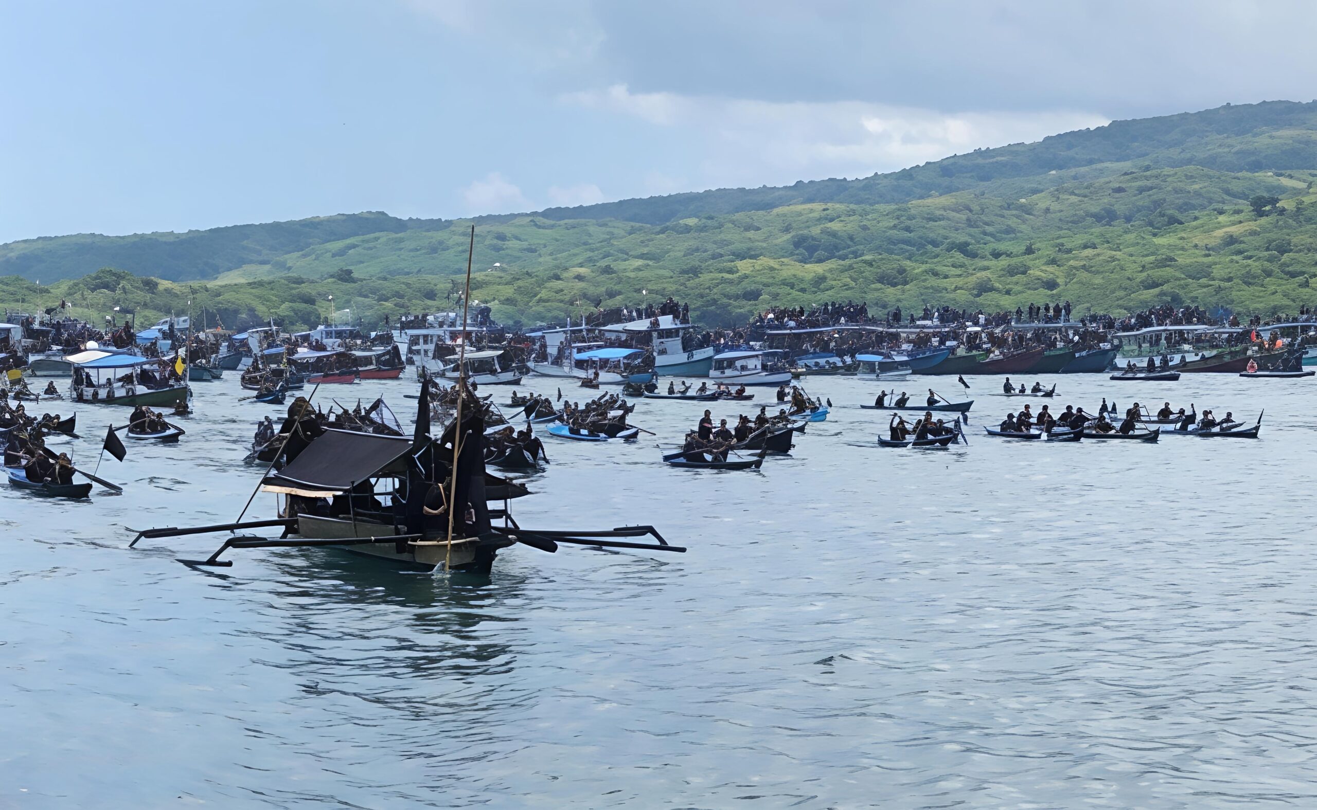 Suasana Prosesi Laut Semana Santara Larantuka. Foto: Istimewa.