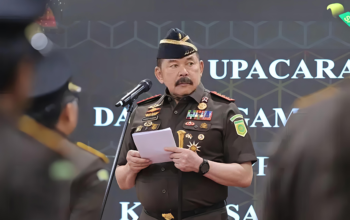 Jaksa Agung ST Burhanuddin kembali melakukan langkah strategis dengan merombak struktur di lingkungan Korps Adhyaksa. Sebanyak 114 pejabat dimutasi dan dirotasi, termasuk 65 Kepala Kejaksaan Negeri (Kajari) yang mengalami pergantian jabatan. Foto: Istimewa.