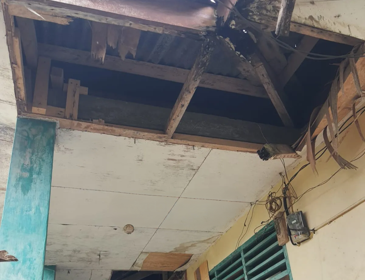 Kondisi SD Inpres Lewaji yang berada di Desa Doripewut, Kecamatan Atadei, Kabupaten Lembata. Foto: Istimewa.