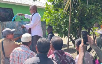 Krisis Air Bersih di Desa Lamaau Lembata, Pemkab dan PT Cendana Indopearls Salurkan Bantuan 15.000 Liter. Foto: Istimewa.