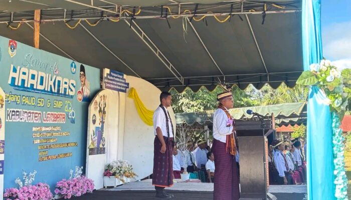 Bupati Lembata Pimpin Apel Hardiknas ke-67: Tekad Wujudkan Pendidikan Bermutu dan Berakar Budaya