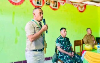 Wakil Bupati Lembata Muhamad Nasir Tinjau Rencana Pembangunan Rumah Dinas Tenaga Kesehatan di Desa Bean. Foto: Istimewa.