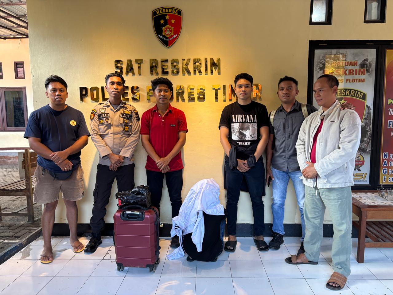 Sat Reskrim Polres Lembata Jemput Pelaku Pencurian di Larantuka. Foto: Istimewa.