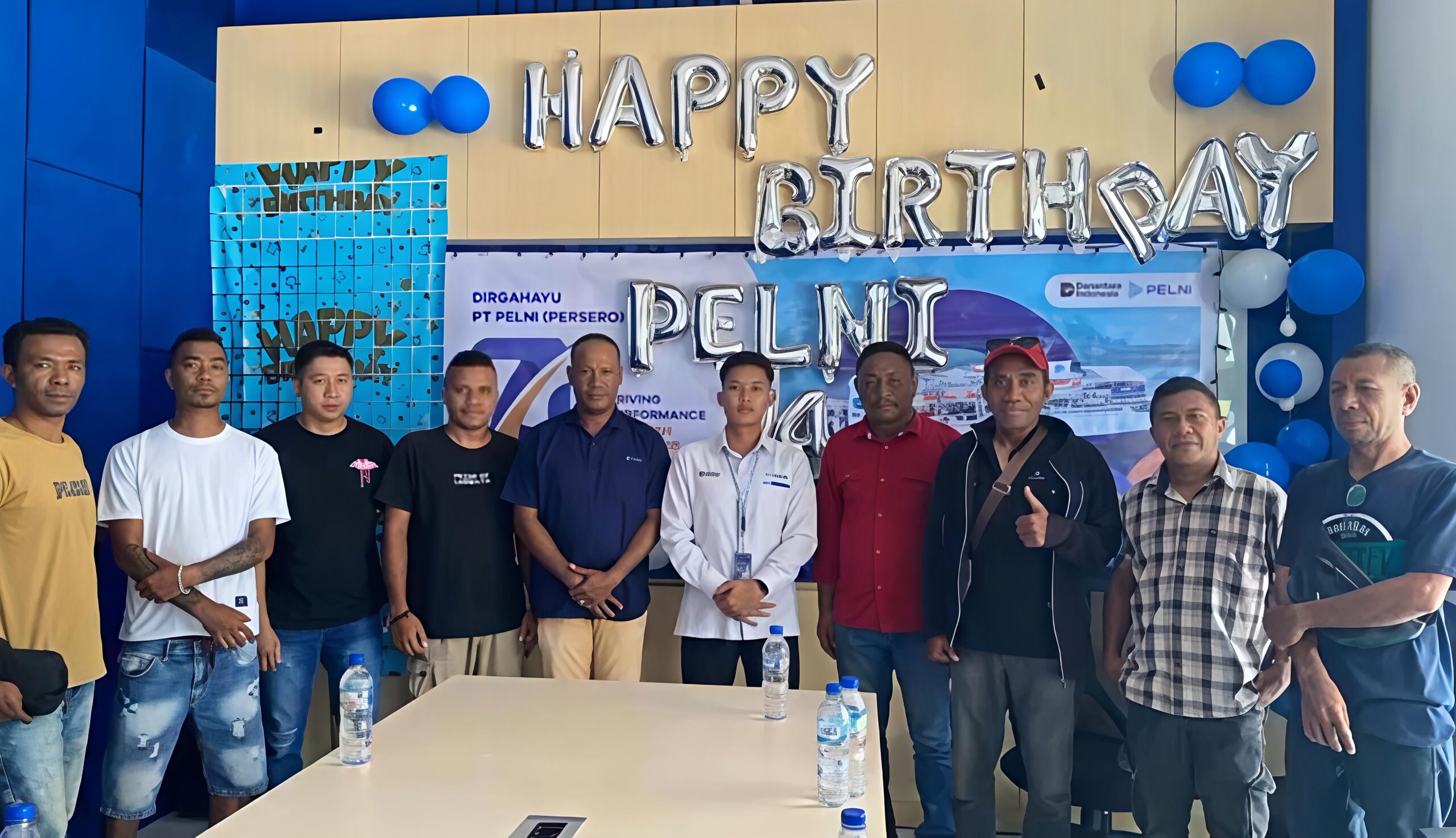 Formalen, Axel dan Pelni Pose Besama Usai Pertemuan Bahas KM Egon. Foto: Istimewa.