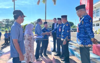 Pemkab Lembata Resmi Salurkan E-Kusuka, Nelayan Kini Punya Identitas Digital Sekaligus Kartu Perbankan. Foto: Istimewa.