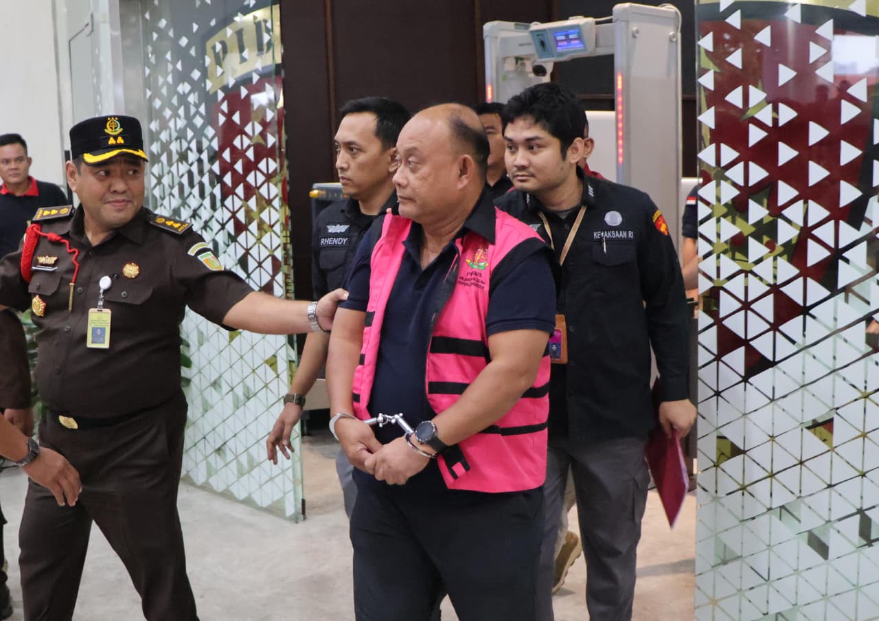 Motor Listrik hingga Tablet, Pengadaan Bermasalah Seret 3 Pejabat BGN ke Penjara. Foto: Istimewa.