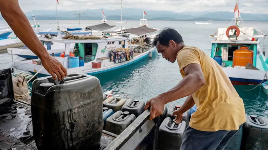 Carut-Marut Distribusi BBM Subsidi di Lembata, Dugaan Jual Beli Rekomendasi Seret Nama Pejabat. Foto: Istimewa.