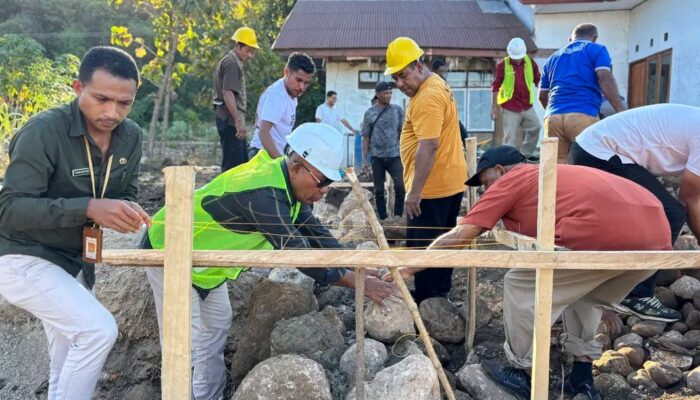Bupati Lembata Letakkan Batu Pertama Pembangunan TK Lesu Mani di Desa Nilanapo