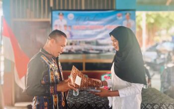 Wabup Lembata H. Muhamad Nasir Lepas 53 Calon Taruna-Taruni Vokasi KKP 2026/2027. Foto: Istimewa.
