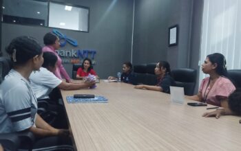 Perwabantt Lewoleba Dorong Literasi Keuangan Digital Lewat Sosialisasi QRIS Bank NTT. Foto: Istimewa.