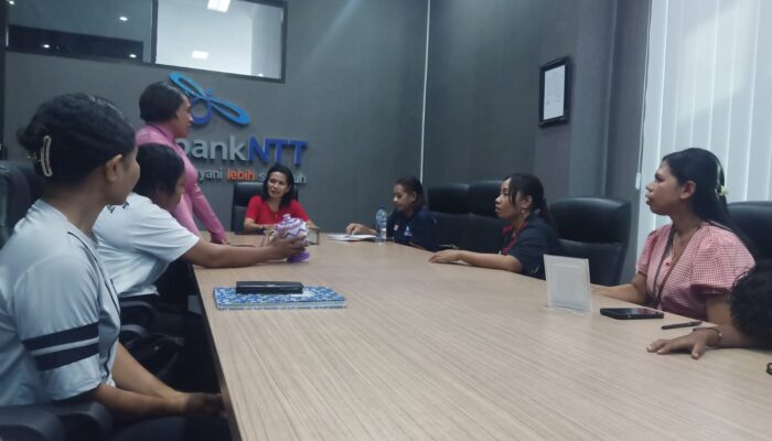 Perwabantt Lewoleba Dorong Literasi Keuangan Digital Lewat Sosialisasi QRIS Bank NTT