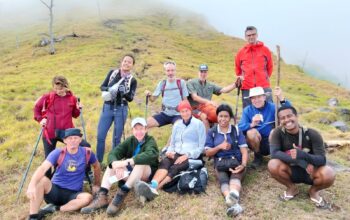 Wisman Nikmati Trekking Gunung Ile Boleng, Adonara: Petualangan Alam yang Tak Terlupakan. Foto: Istimewa.