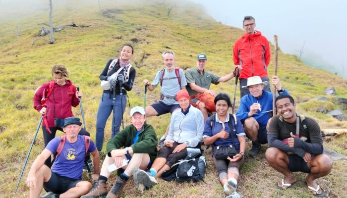 Wisman Nikmati Trekking Gunung Ile Boleng, Adonara: Petualangan Alam yang Tak Terlupakan