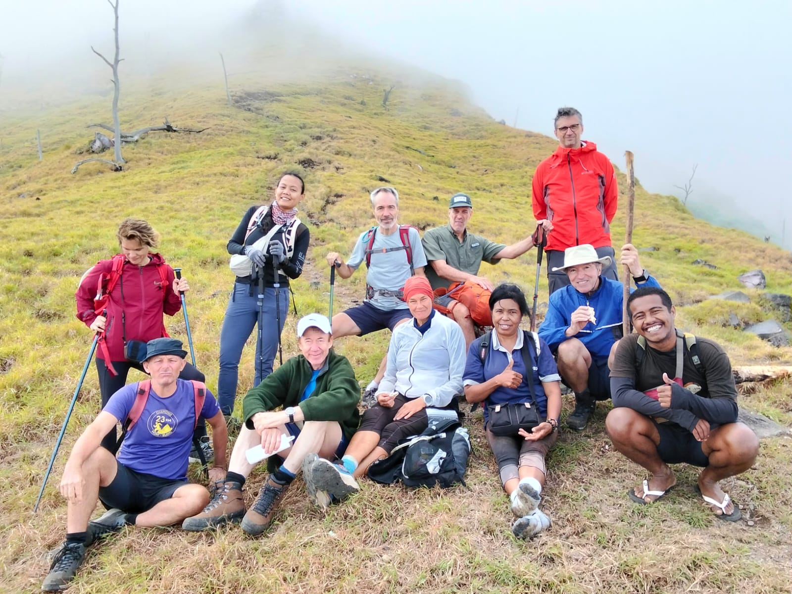 Wisman Nikmati Trekking Gunung Ile Boleng, Adonara: Petualangan Alam yang Tak Terlupakan. Foto: Istimewa.
