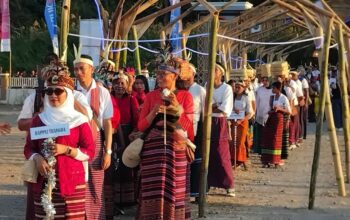 Festival Internasional Lamaholot 2026 Resmi Dibuka, Ribuan Warga Padati Kota Lewoleba