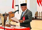 Bupati Lembata P. Kanisius Tuaq Lantik 13 Kepala Sekolah dan 42 Pejabat Fungsional