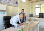 Penandatanganan Nota Kesepahaman (MoU) antara Pemkab Lembata dan PT Bank Pembangunan Daerah Nusa Tenggara Timur (Bank NTT) Cabang Lewoleba terkait penyelenggaraan layanan publik di Mal Pelayanan Publik Kabupaten Lembata, Rabu (05/08/2026). Foto: Istimewa.