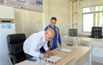 Penandatanganan Nota Kesepahaman (MoU) antara Pemkab Lembata dan PT Bank Pembangunan Daerah Nusa Tenggara Timur (Bank NTT) Cabang Lewoleba terkait penyelenggaraan layanan publik di Mal Pelayanan Publik Kabupaten Lembata, Rabu (05/08/2026). Foto: Istimewa.