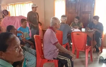 KPOTI NTT dan Puskesmas Waipukang Gelar Pemeriksaan Kesehatan Gratis di Desa Dulitukan. Foto: Istimewa.