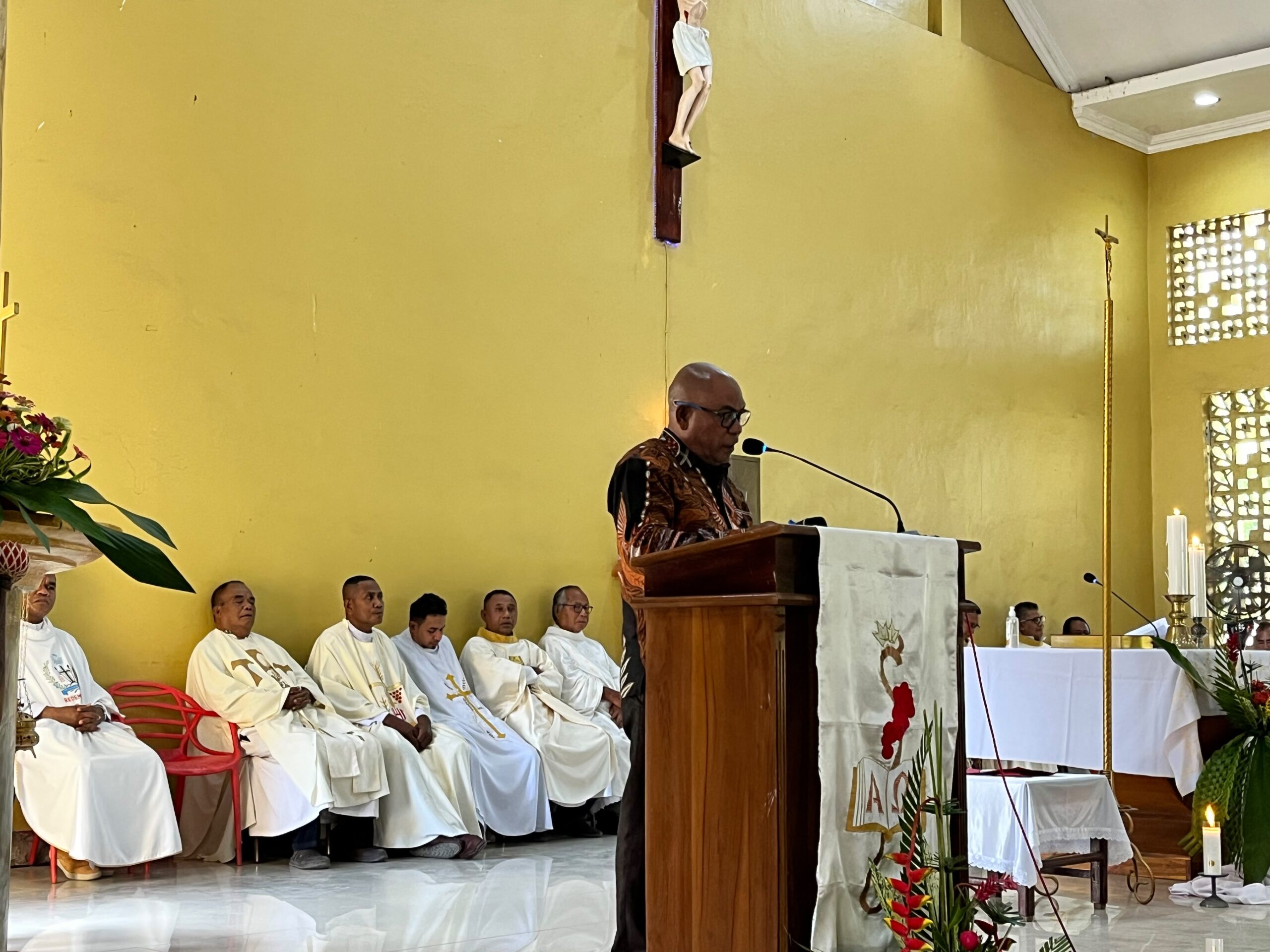 Bupati Lembata, P. Kanisius Tuaq. Foto: Istimewa.
