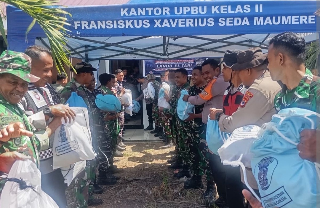 1.725 Paket Sembako Bantuan Presiden Tiba di Maumere. Foto: Istimewa.