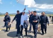 Presiden Joko Widodo Kunjungi Korban Gempa Flores di Pulau Palue. Foto: Istimewa.