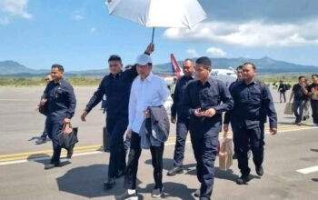 Presiden Joko Widodo Kunjungi Korban Gempa Flores di Pulau Palue. Foto: Istimewa.