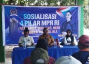 Julie Sutrisno Laiskodat melalui Fraksi NasDem gelar sosialisasi Empat Pilar Kebangsaan di Desa Amakaka, Ile Ape, Lembata. Foto: Istimewa.