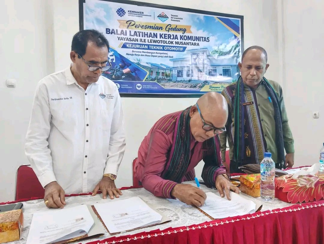 Pemerintah Kabupaten Lembata bersama Yayasan Ile Lewotolok Nusantara meresmikan BLKK Kejuruan Teknik Otomotif. (Foto: Istimewa).