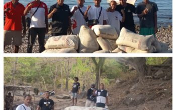 Ketua DPD PSI Sikka Yanes Mekeng Bersama Tim Salurkan Bantuan Jokowi ke Desa Lidi. (Foto: Harianwarga/Icha Fadila).