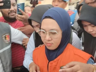 Mantan Bupati Gowa Sitti Husniah Talenrang Resmi Ditahan di Polda Sulsel